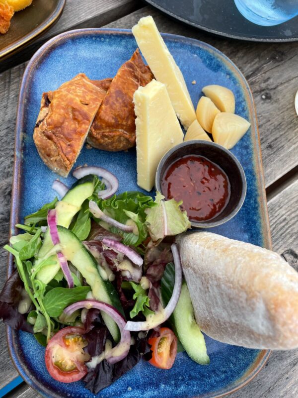 What to Eat in England - ploughman's lunch